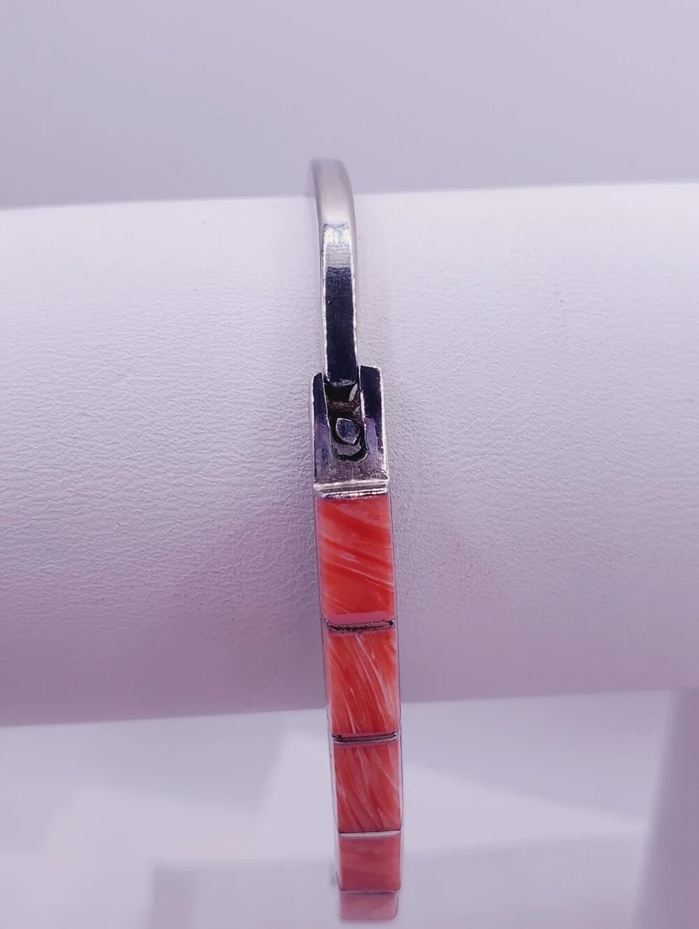 Spiny Oyster Inlay 925 Sterling Silver Hinged Bangle Bracelet